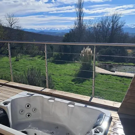 Des Petites Pyrenees * Ausseing